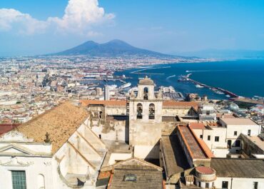 Naples walking tour from the Port