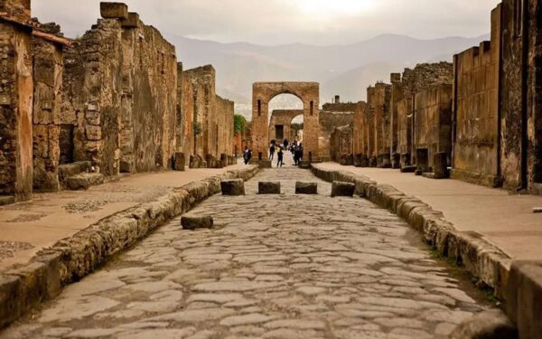 Sorrento and Pompeii Local Tour